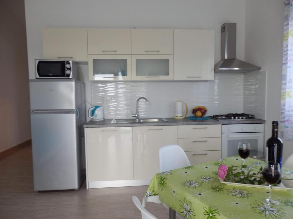 Apartman Laura Tribalj Eksteriør bilde