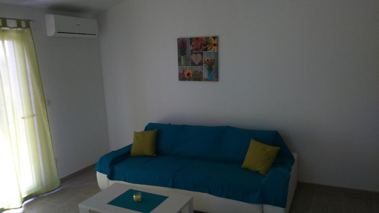 Apartman Laura Tribalj Eksteriør bilde
